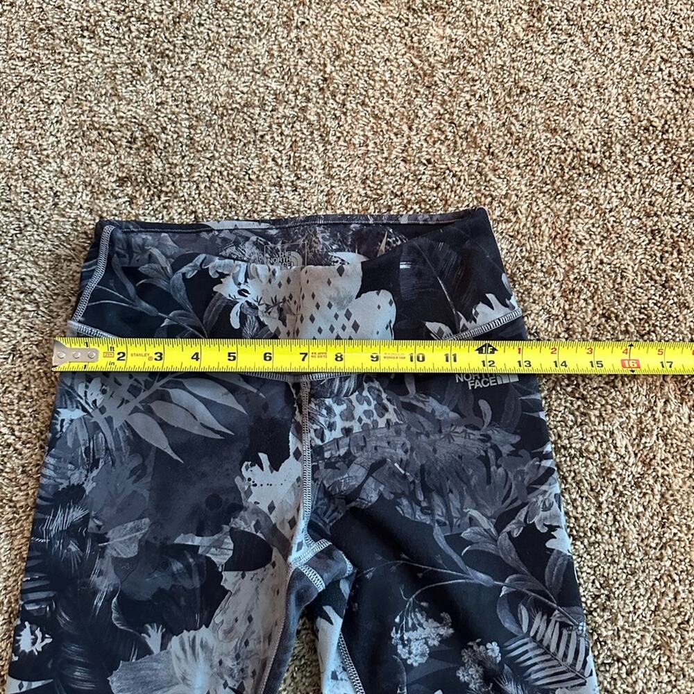 North Face women’s size S black, & white patterned leggings, flash dry, EUC - Picture 10 of 11
